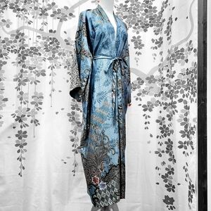 Silk/Rayon Blend Satin Kimono / Robe
